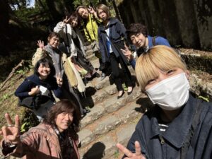 瀧尾神社途中の階段で自撮り